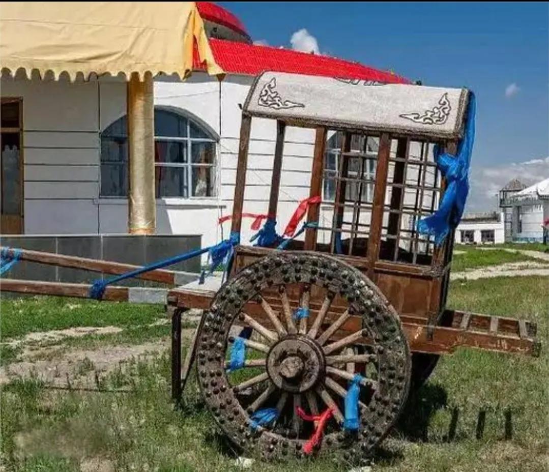 欧洲国家很走运，没有挨着清朝，否则下场有可能与准格尔一样，乾隆要求消灭比车轮高的