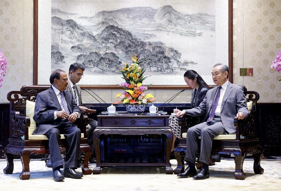 印度终究是先动了：不是投降，是投算计。6月23日，莫迪最核心的心腹、国家安全顾
