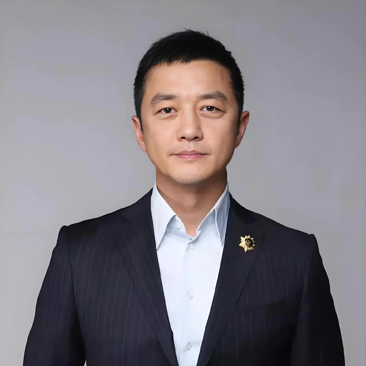 李亚鹏官宣离婚了细心网友发现了一个细节就是之前每个节气都会发女儿和老婆的视频