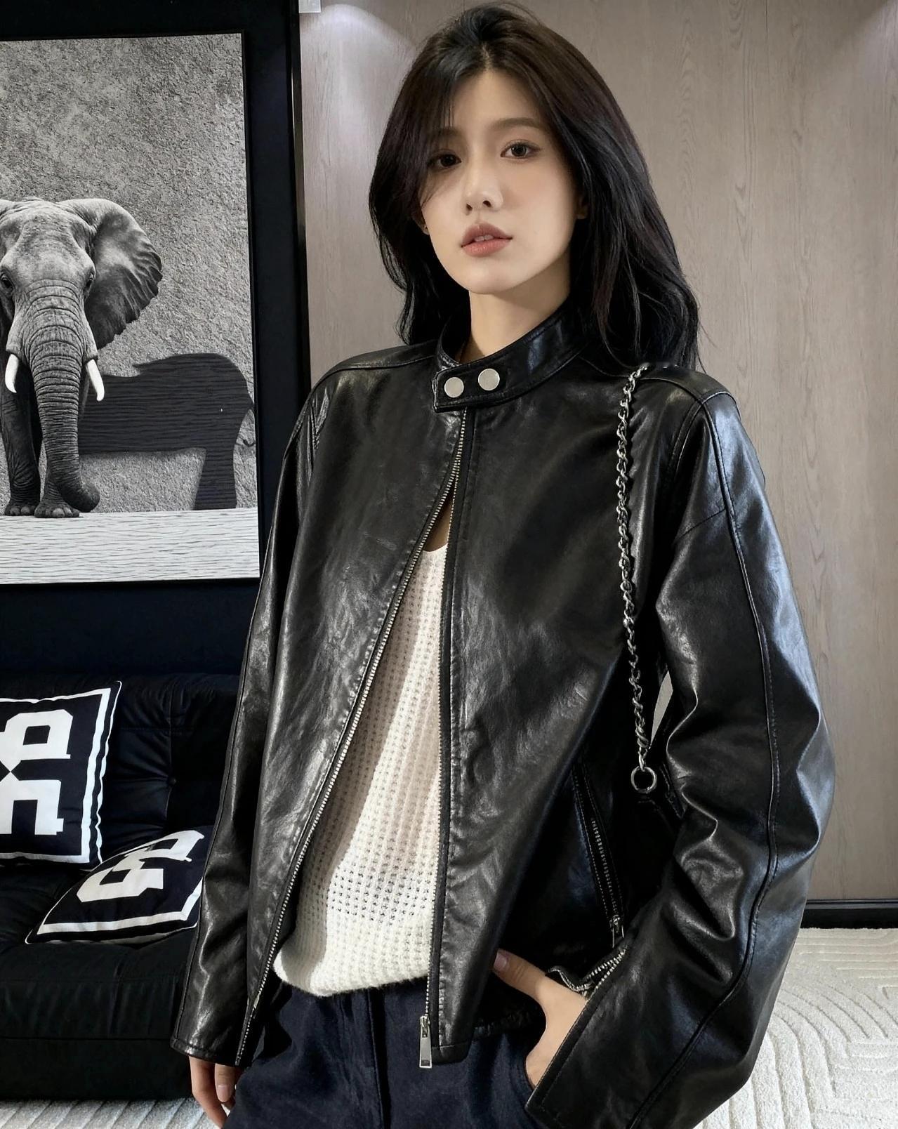 黑色皮衣是永不过时的心动选项，把酷拽焊在身上～