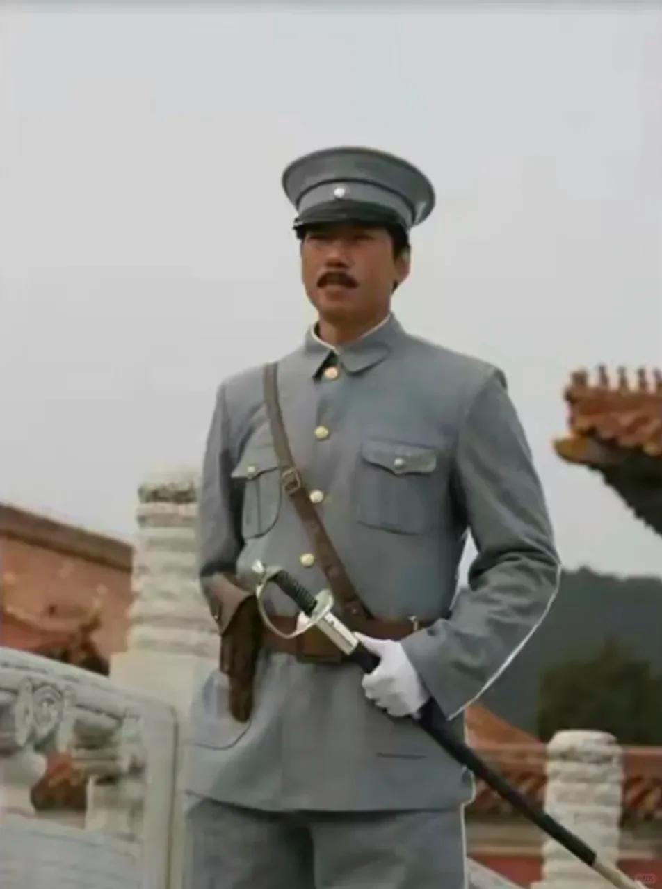 孙殿英这人，别的事咱不评价，单说打仗，他确实是一员悍将。1933年，热河抗