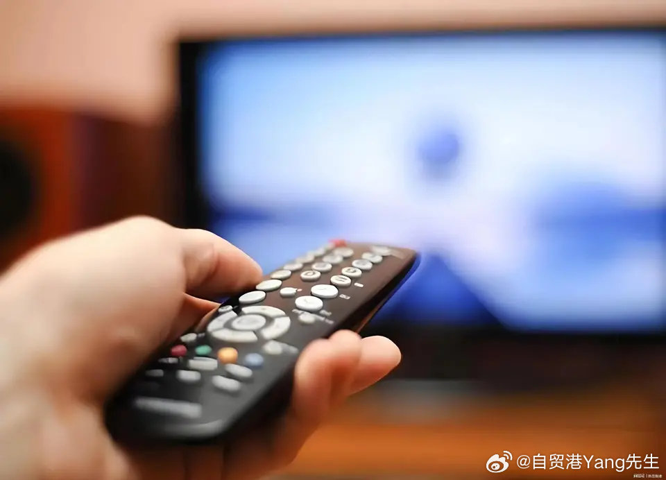 机顶盒软件化内置到电视机上，很多人拍手叫好。我只想，不要高兴太早了，传统机顶盒开通IPTV看电视月租