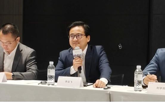 要不是官方数据曝光，我真的不敢相信，电动大巴居然15年零事故！你们想想看，中