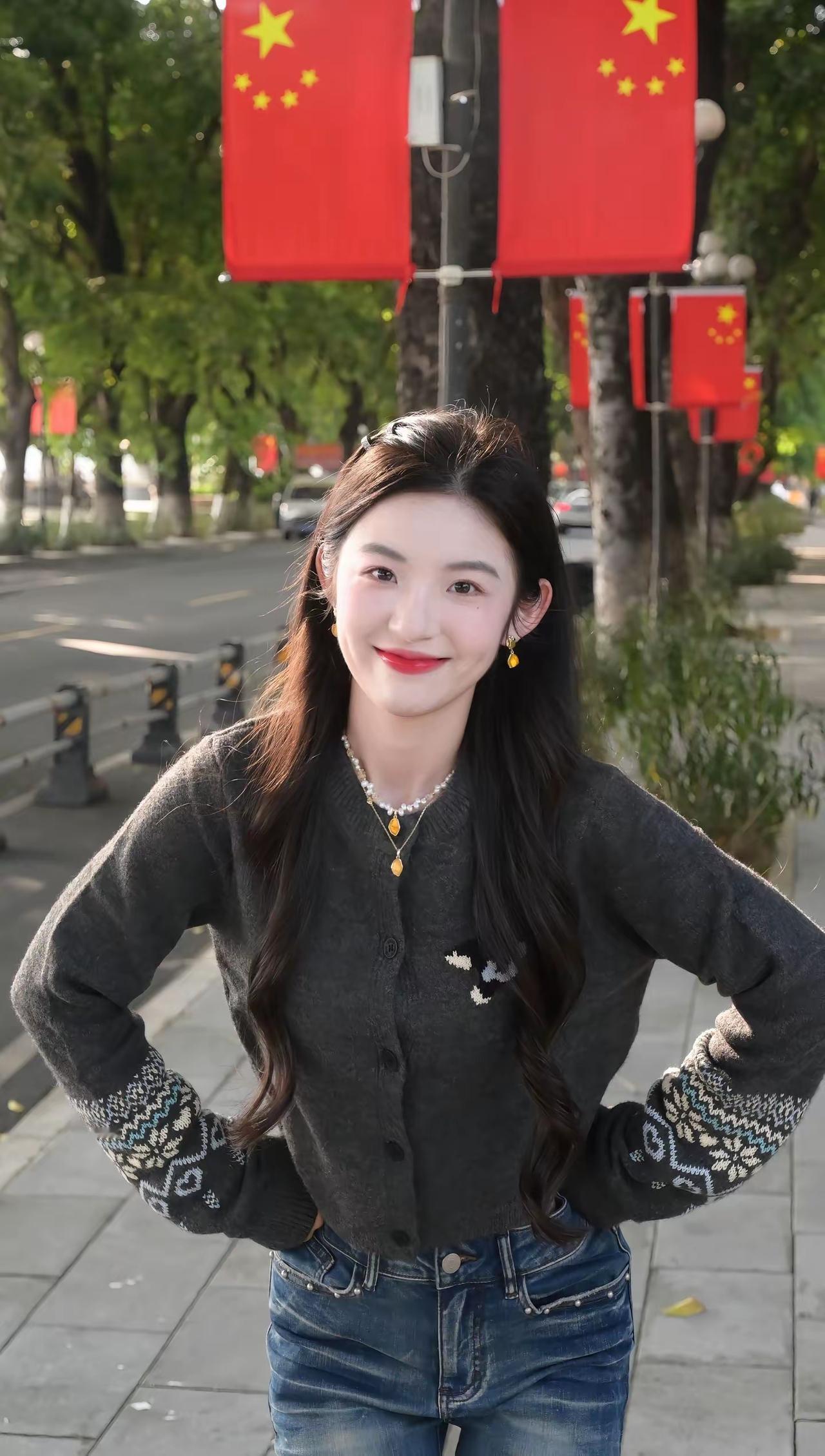 浮云世事改，孤月此心明。