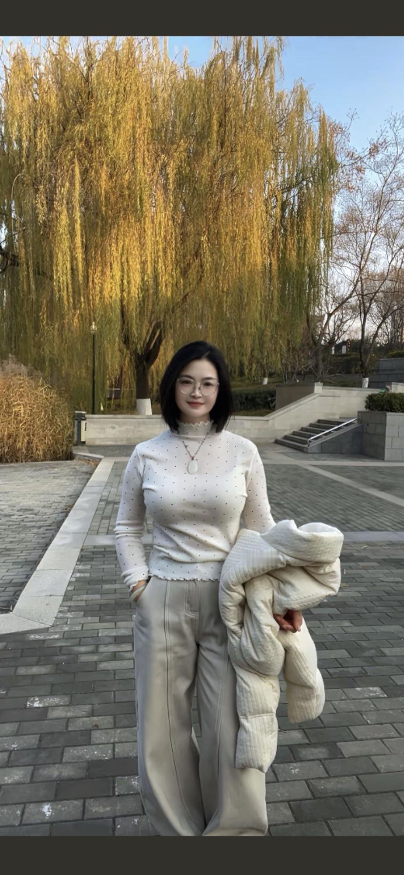 早上在公园散步