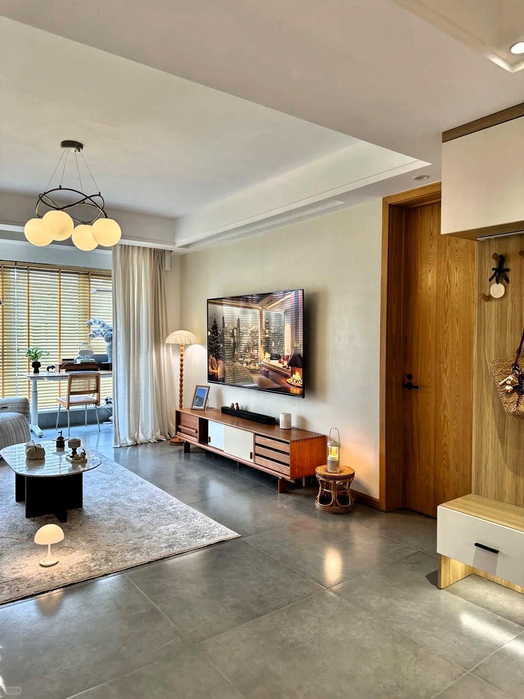 房子是上午看好的，心是下午死的！李芳看了半年才选中的梦中情房，母亲看向窗外，脸色