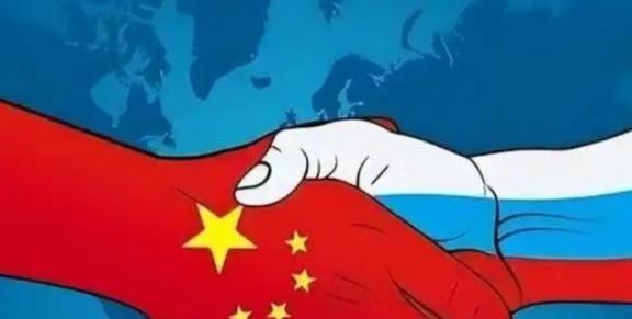 中日开战，俄罗斯会出手相助吗？中日一旦开战，美国一定会参与其中，因为美日是军事同