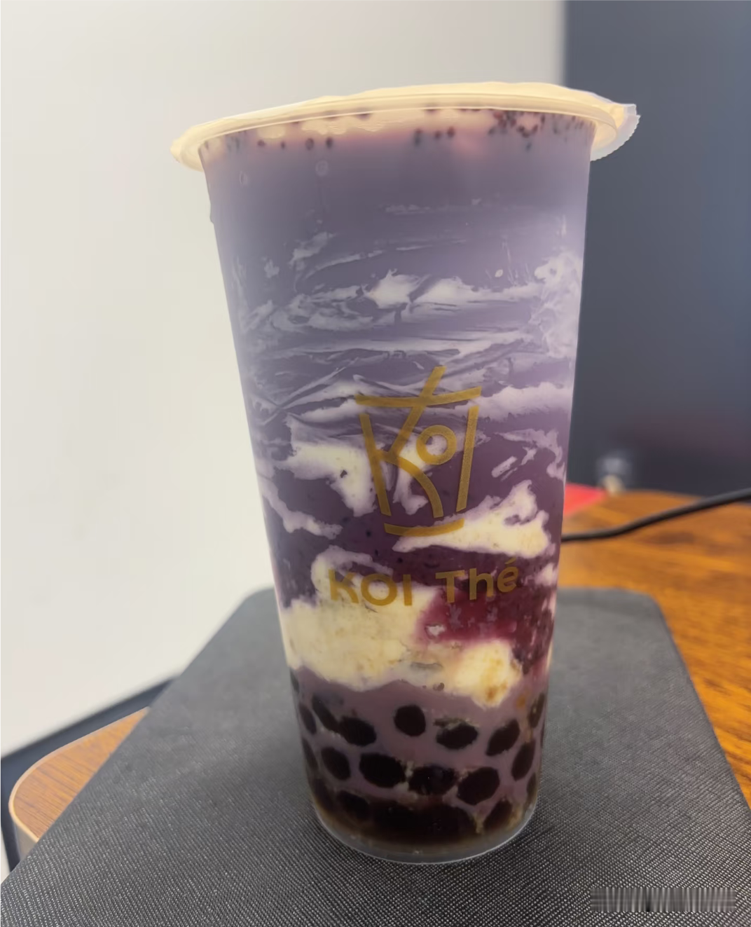 青岛景区咖啡店设规则，点58元咖啡仅能一人落座大家刷到这个事情了吗？青岛黄岛区一家景区咖啡店里，李先