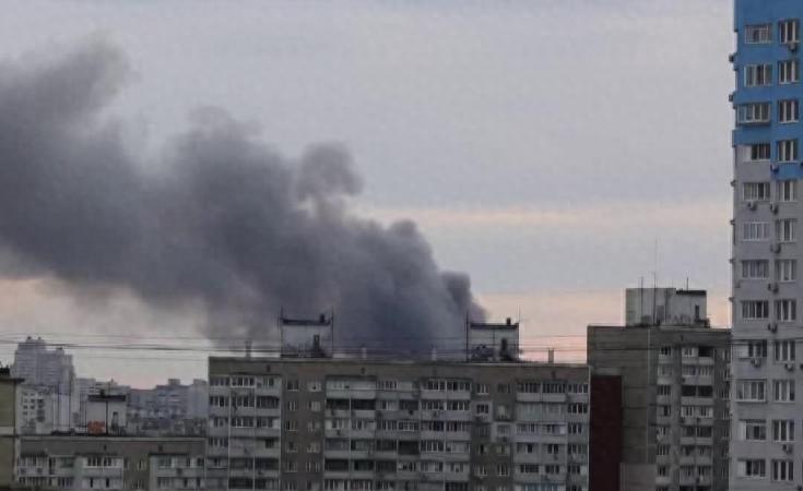导弹划破基辅夜空，持续九小时的空袭警报打破了城市宁静，这场数月来最猛烈的袭击，让