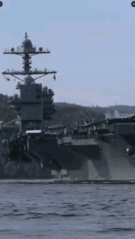 美军福特号航母在希腊上了一个大号，舒舒服服的拉了一个痛快送给了希腊一大堆待处理