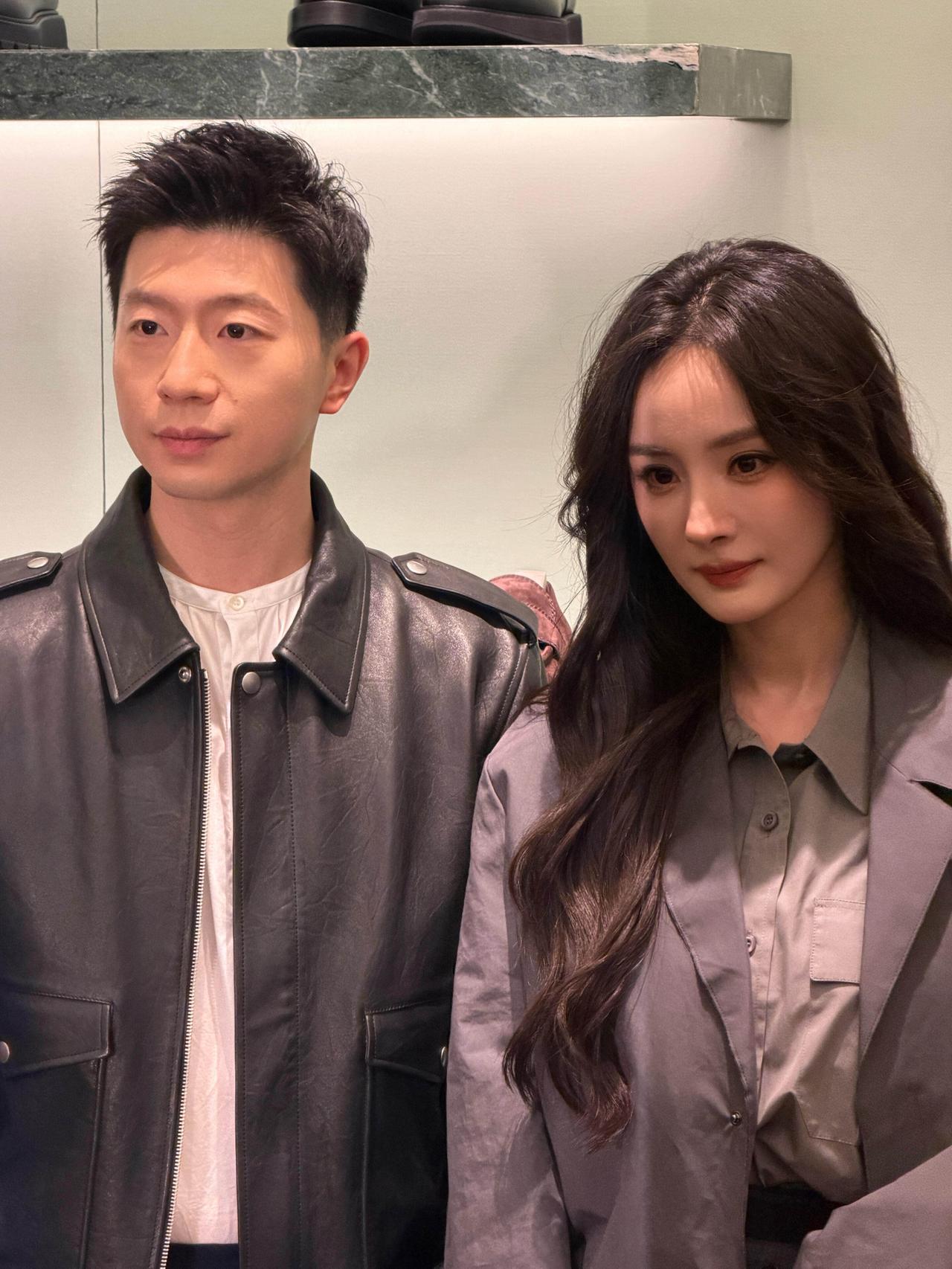 马龙和杨幂一起合上影了，靠的如此近，乍一看好般配，颜值和身高都是一绝！太美太帅