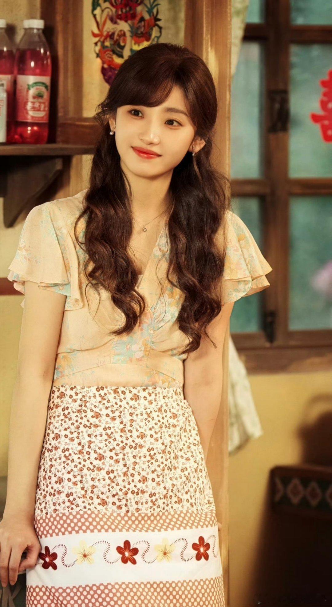 不认识但这个女生怪好看的