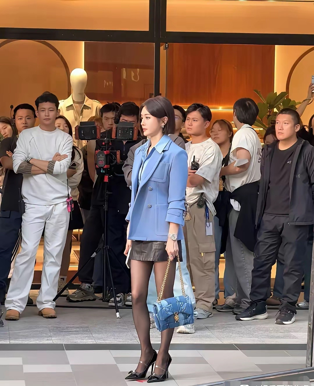 秦岚线下生图，状态真不错啊，