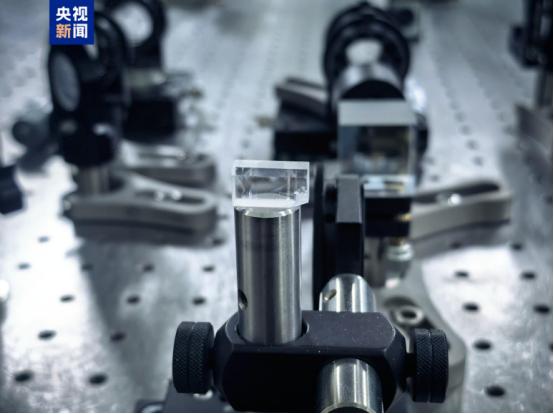 刷新三项世界纪录！“中国牌”晶体再获重大突破 超市扫码的激光枪、医院的激光手