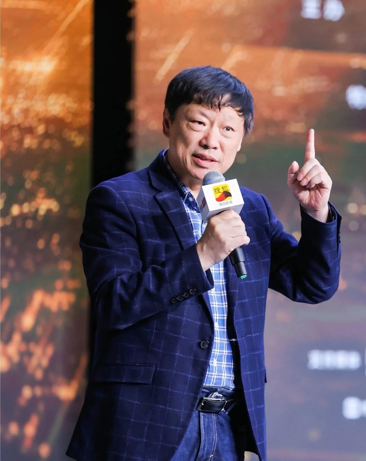 老胡还是对武大吃力不讨好的“男女对立”事件提出几个观点:1.一切以法院判决为准