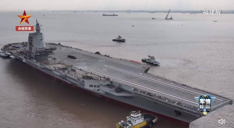 当地时间2025年11月3日，美国媒体“华盛顿时报”转载了美国海军上校的文章，卡