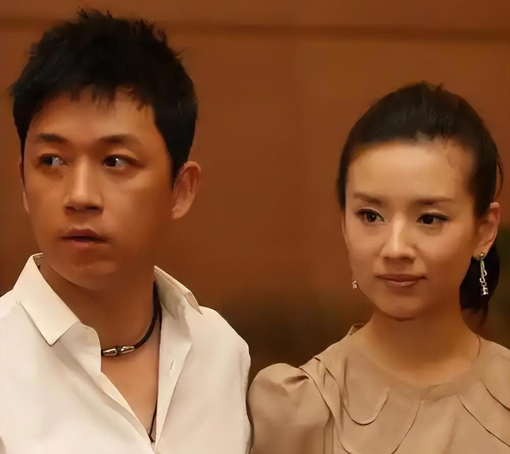 董洁在访谈拍大腿崩溃：当年跟潘粤明死撕，我真的蠢到骨子里！她说离婚后把自己锁在