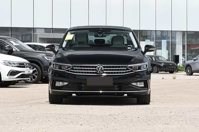 静态体验3000甄选款迈腾说实话，第一次见到迈腾经典款时，那种“熟悉的仪式感”