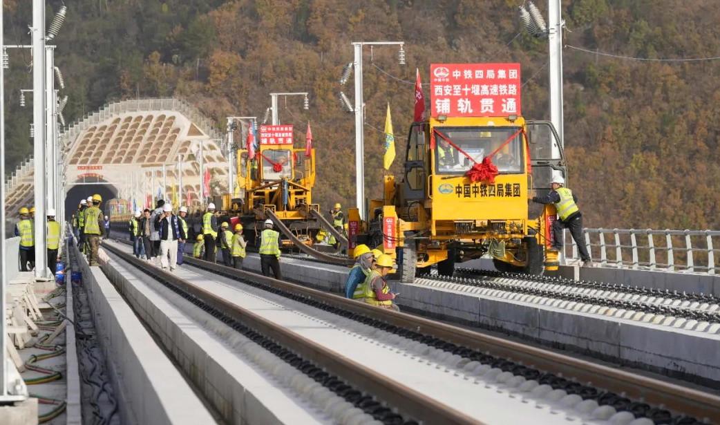 西安去武汉，只要两个半小时！2026年最值得期待的高铁线路——武西高速铁路施工现