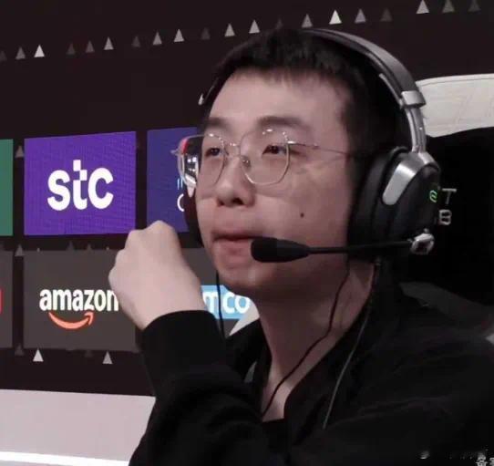 查理斯说最近看小说又有了新的理解，气运和因果，电竞很吃这一套的，所有人都想看毛哥