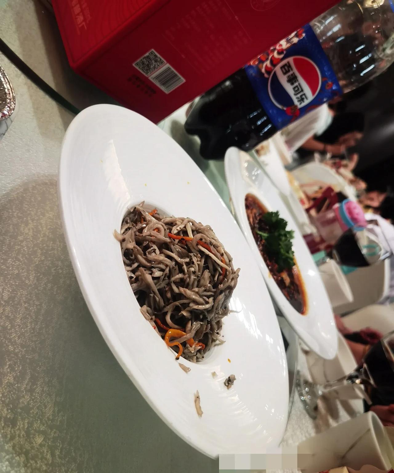 时间:2025年6月9日坐标:新疆乌鲁木齐也许有些人选择星级酒店也是无奈之举