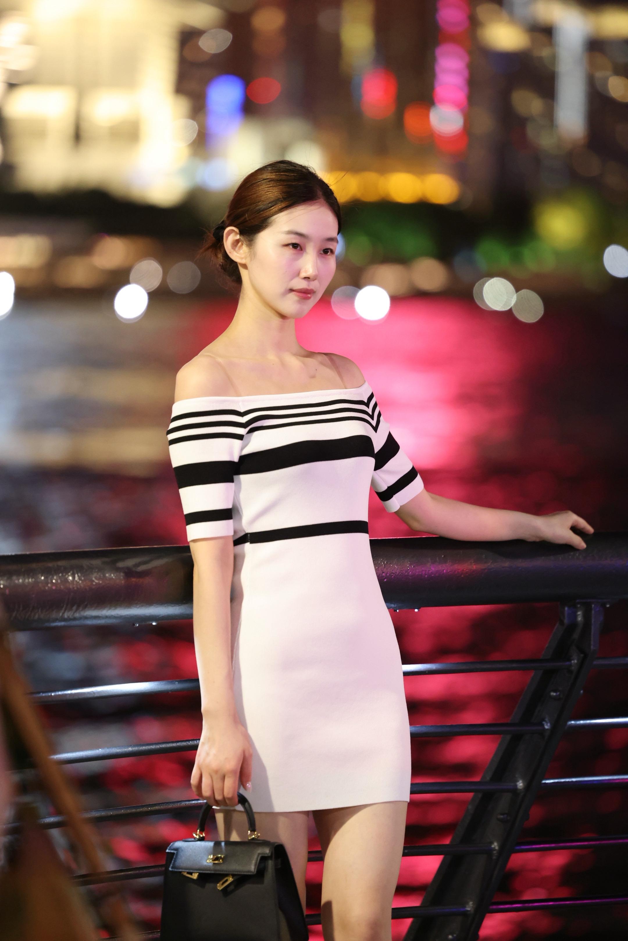 闺蜜穿搭 街拍时尚穿搭 姐妹装 炸街女孩 街拍小姐姐穿搭