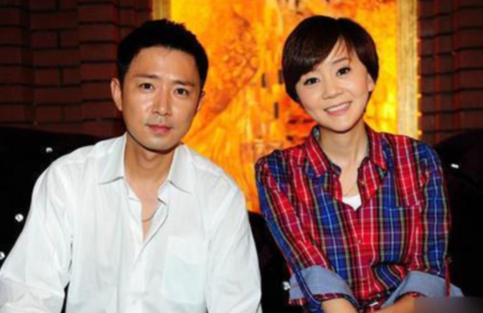2011年，演员王一楠说，她第一次去高鑫家，一见到未来婆婆，当场惊呆了，嘴巴张得