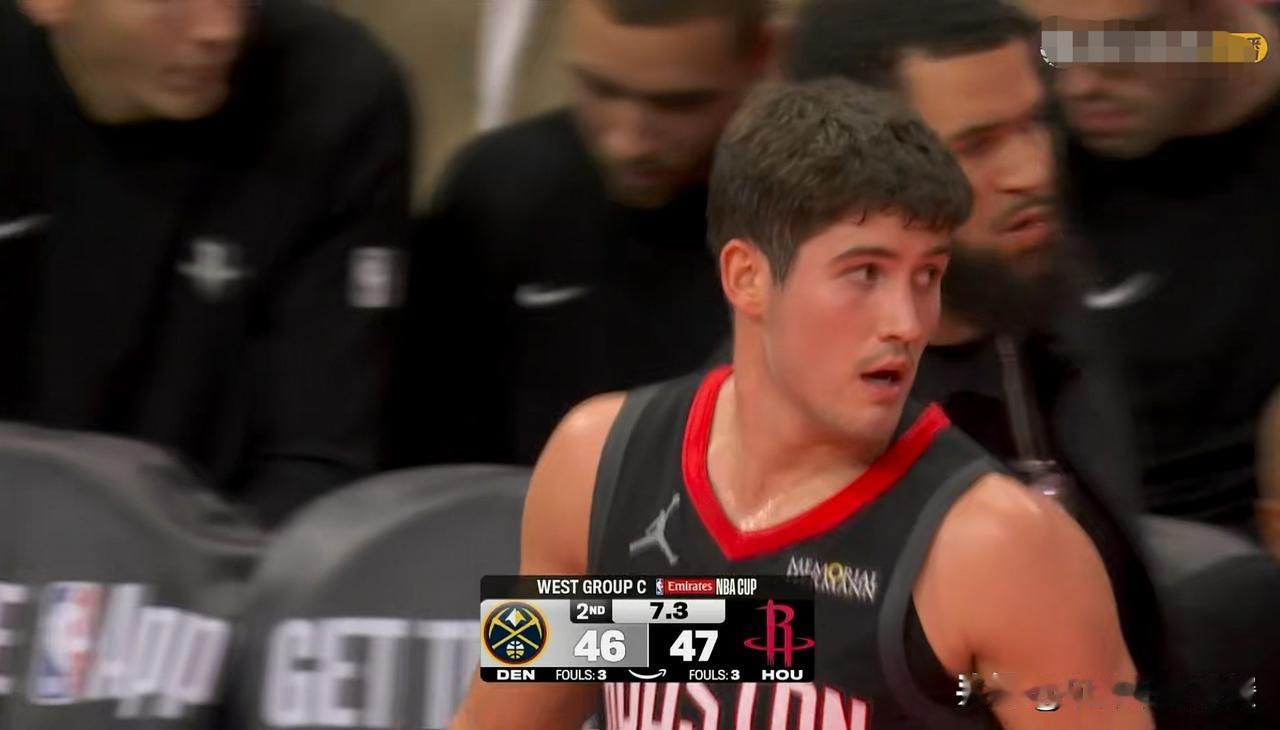 火箭新星谢波德真是太会说话了！在今天火箭主场以109：112惜败于掘金的赛后采访