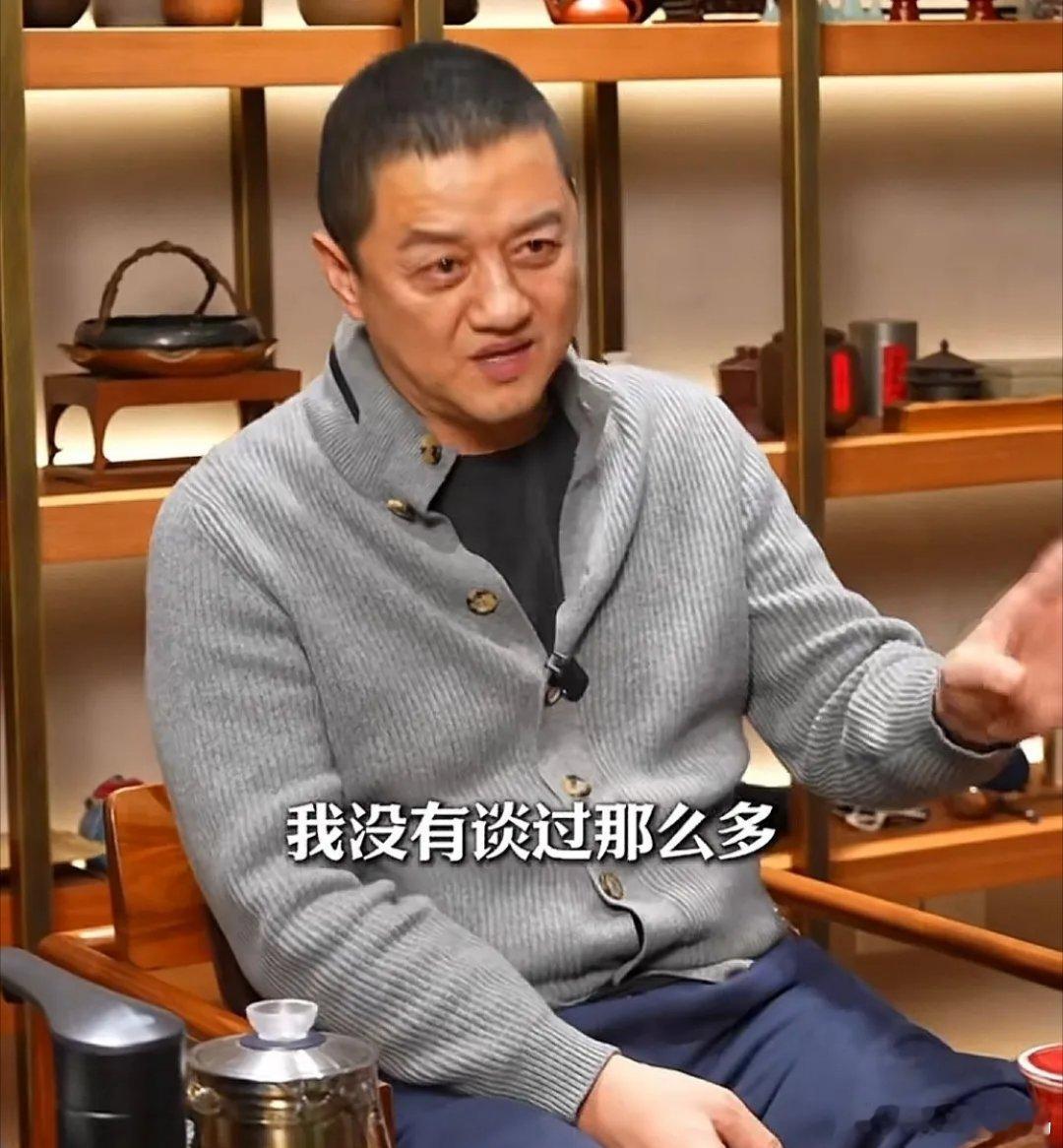 李亚鹏离婚刚两个多月，被问及是否会三婚时，他笑着回怼“你管的真多，咸吃萝卜淡操心