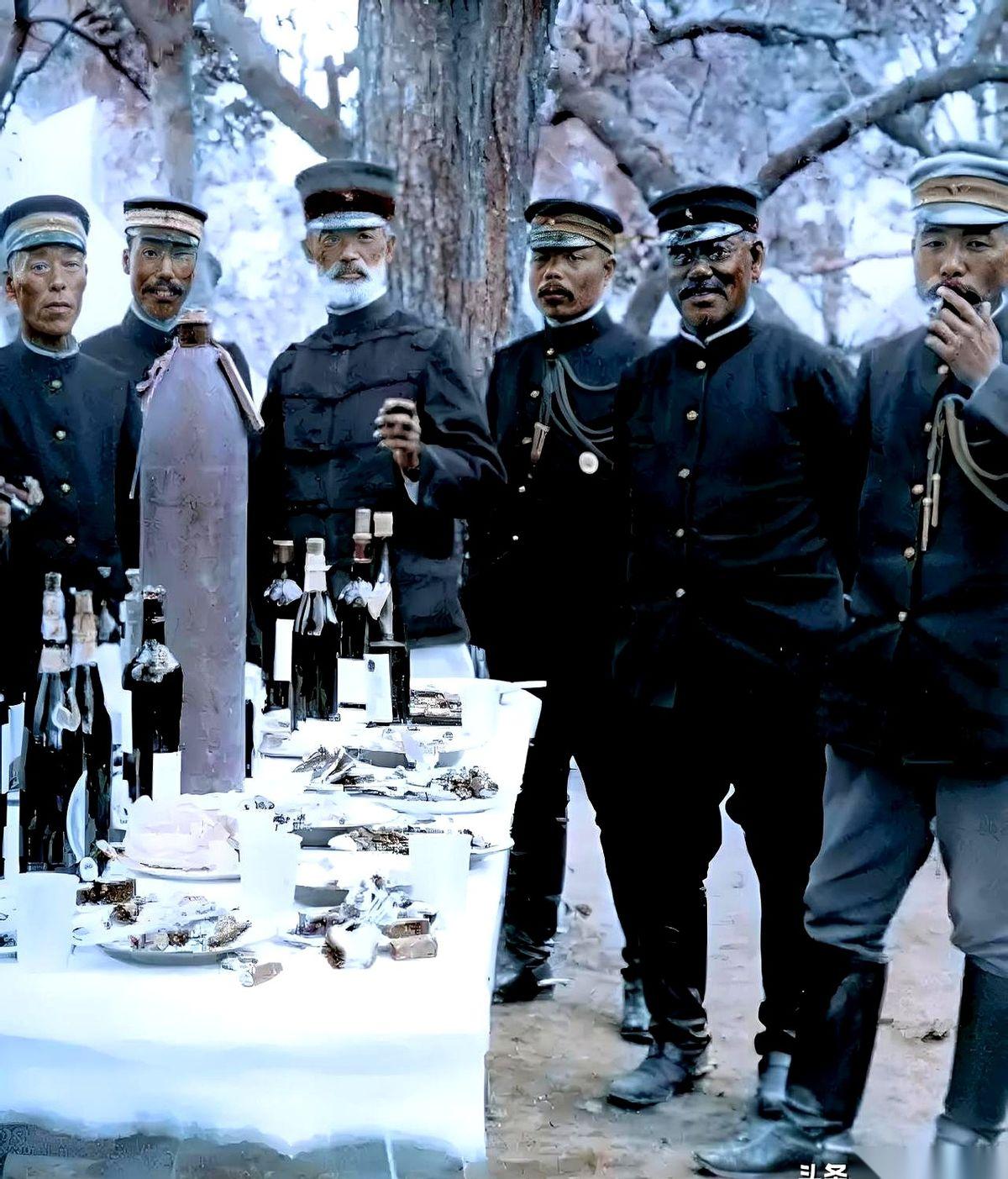 14亿两白银，打没了。一场日俄战争，十九个月，直接把一个国家的底裤都快当掉了。