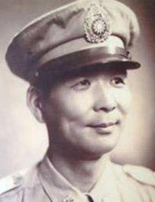 1943年胡琏在山地战斗中表现出色，他认为日本的大炮和坦克装备都非常先进，不应该