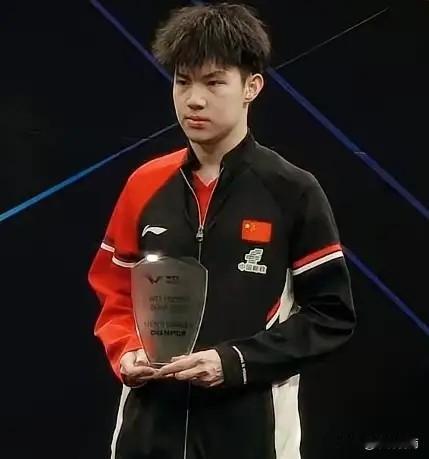 在刚刚结束的WTT多哈支线赛上，中国乒乓球队的年轻队员们交出了一份近乎完美的答卷