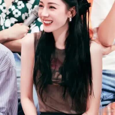 热巴刘海争议:美哪有标准答案!热巴的刘海修罗场:这波