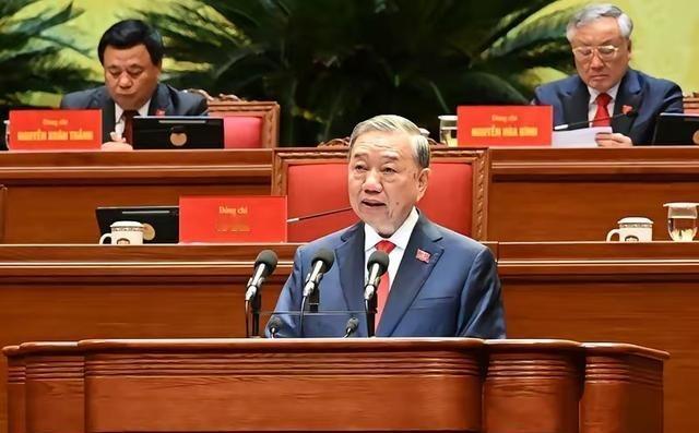 答案揭晓！苏林终于还是连任了。对于苏林继续干下去，越南没有任何疑问，毕竟他敢说敢