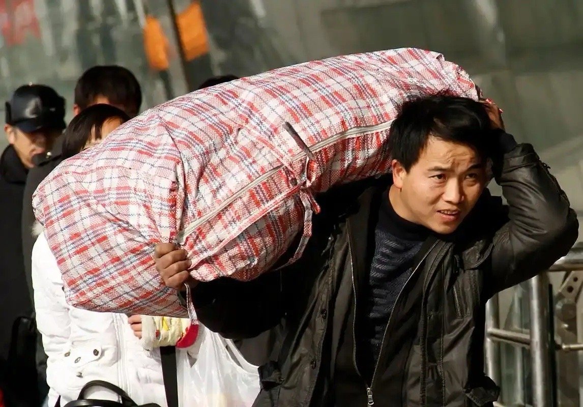 不出意外的话，不出意外，未来十年，一场规模空前的人口大迁徙正在中国上演，将近一半