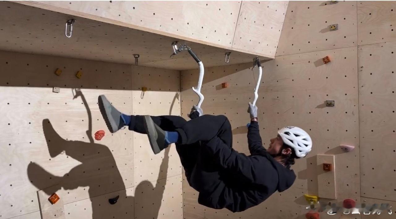 王一博这几个动作我觉得杜华真的该放手了与其让王一博演自己不喜欢的戏，不如让他