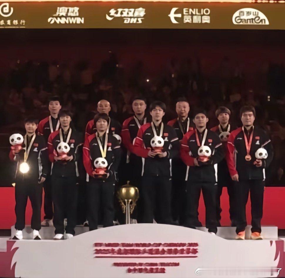 莎莎的金牌在发光