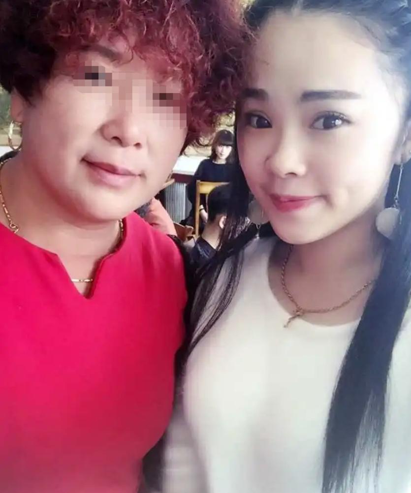 广东深圳一16岁小姑娘，因为被骗光钱财，最后在街头流浪，一对夫妇看起可怜，便让她