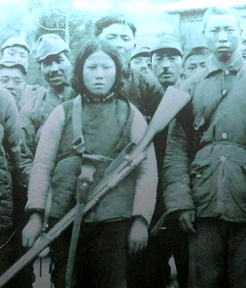 1938年，潘木匠看到15岁女儿被日军凌辱致死，他痛哭流涕找到192师长胡达说:
