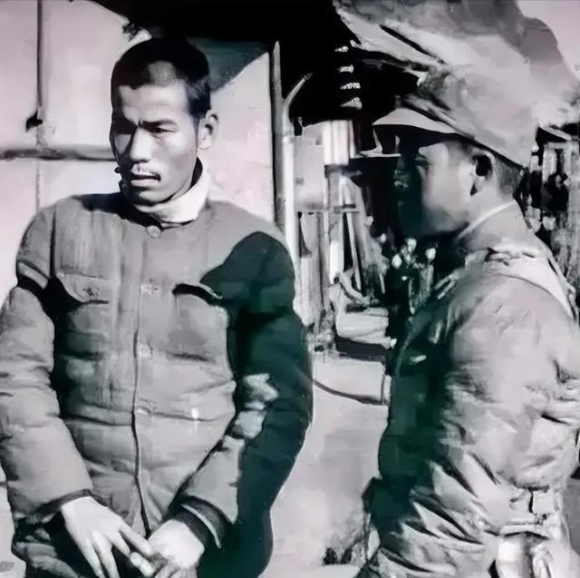 1947年11月，解放军给郏县的国军中将武庭麟送去劝降信，武庭麟下令将送信人杀掉