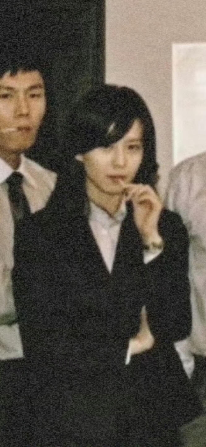 讲真大家现实中真有见过这种绝色美女吗？​​​