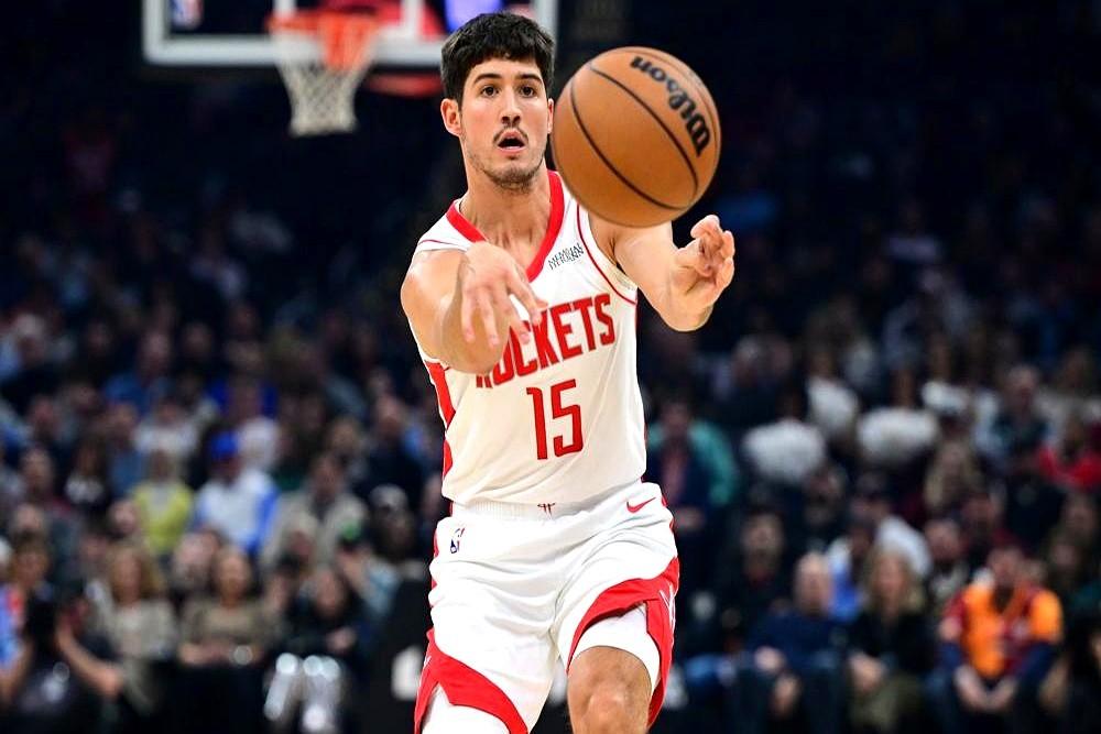 NBA选秀，有时候真不是看顺位。马刺那边，斯蒂芬·卡斯尔新秀赛季场均14.1