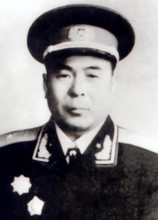 1935年，东北军一个小兵听说“红军不杀俘虏，还给路费”，就“主动”当俘虏，17