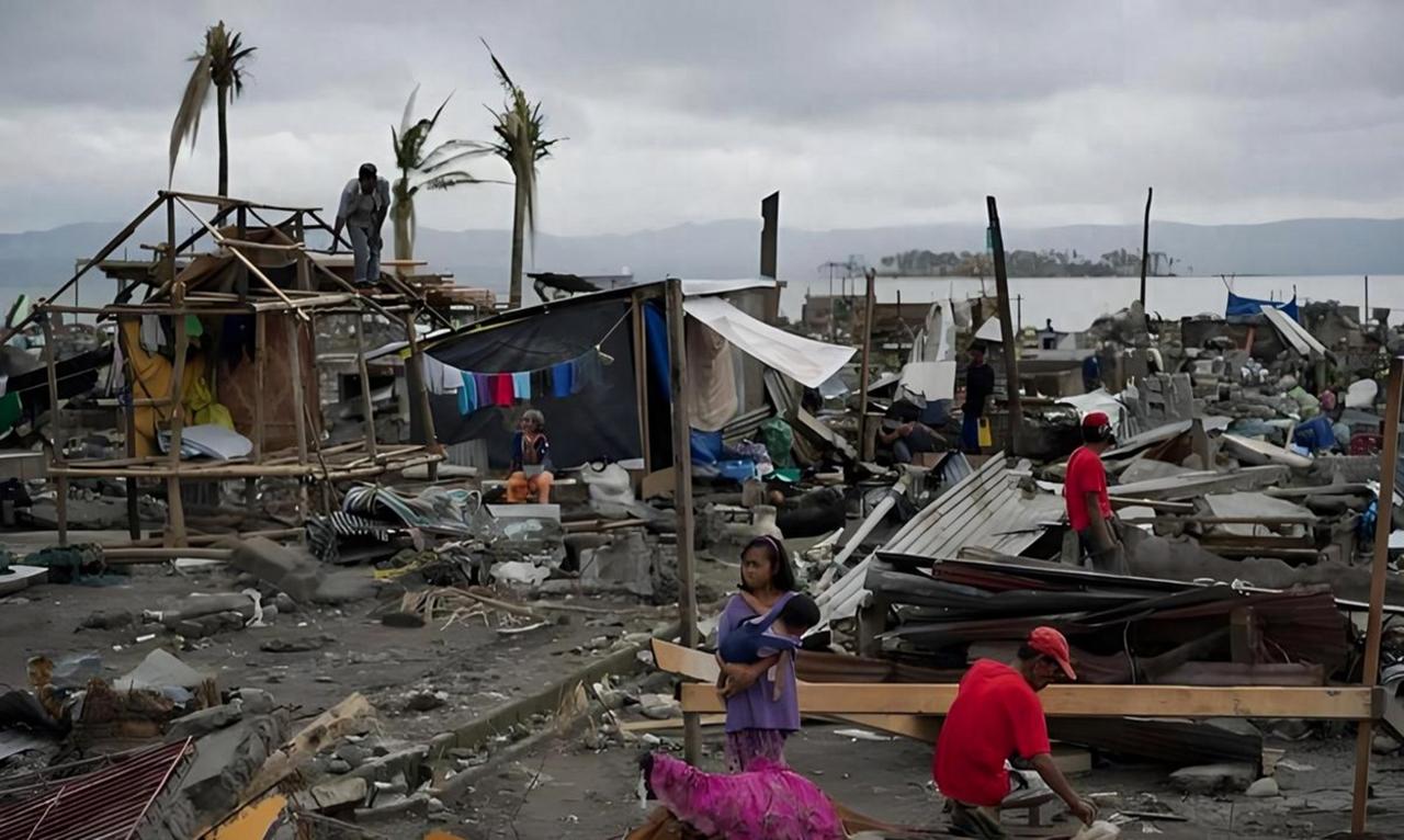 中方刚出钱援助菲，南海又起风浪，菲军3张底牌暴露，事态严重了中国刚刚伸出
