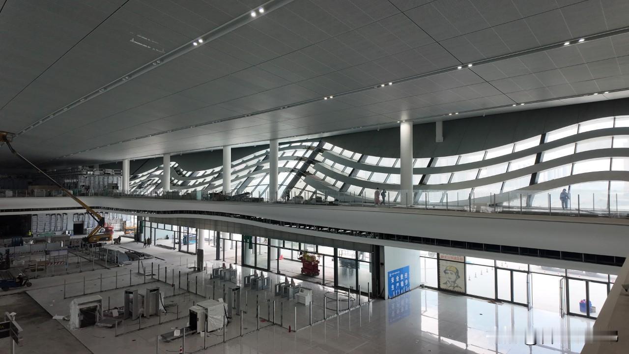 合肥西站年底就要开通啦！🚄这座全新枢纽超有料，由站房、站场+东西双广场组成