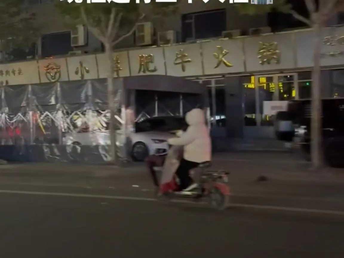 一顿火锅竟吃出“惊魂时刻”！11月22日，山东博兴县“小鲜肥牛火锅”突发食品安全