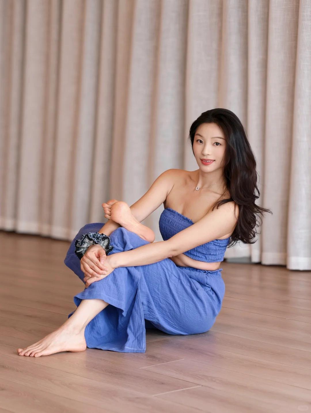 瑜伽穿搭|紫霞仙子💙💜软糯亲肤的蓝紫撞色抹胸，贴合身形不压身，勾勒柔和