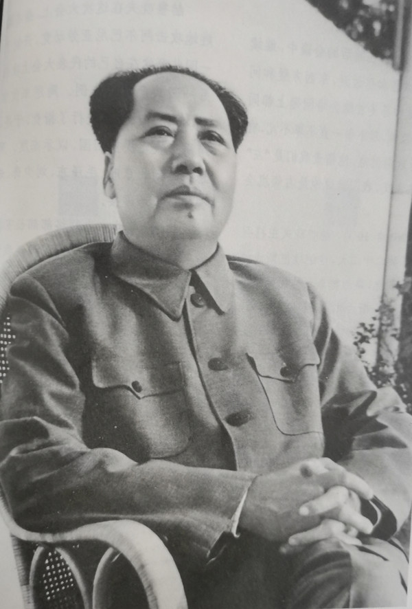 1967年9月，毛主席在专列上同南萍等人谈话说，打倒许世友行吗？对许世友我是要保
