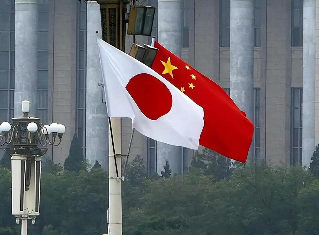 简直离谱！5月8号，德国媒体德国之声刊发了一篇文章。文章里说，中国一直斥责日本