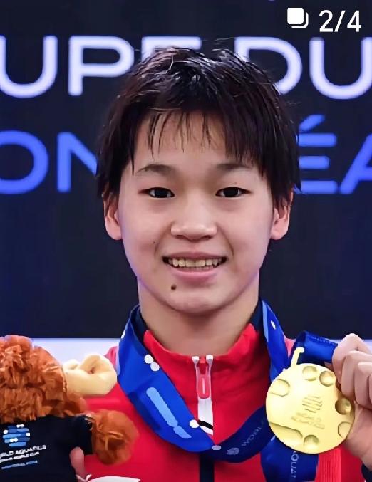 退役不到一个月就接受专访核心事件：2025年11月22日张家齐官宣退役，不到